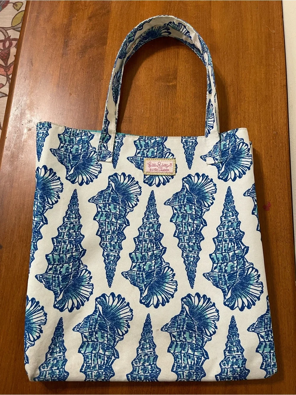Lilly Pulitzer for Estee Lauder Tote Bag White Turquoise Blue Shell Print Lined